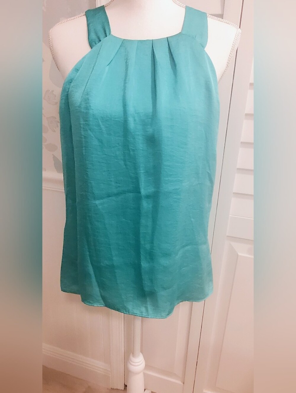 Violet & Claire Aqua-Green Sleeveless Halter Top New w Tags Large